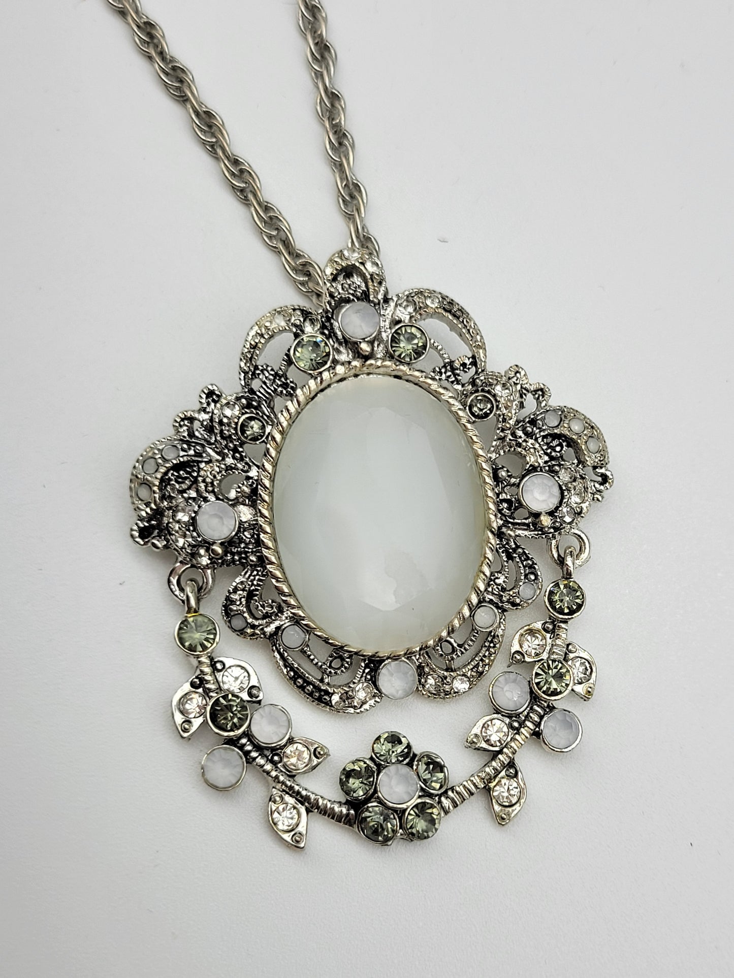 Gorgeous Vintage Avon Victorian Style Necklace