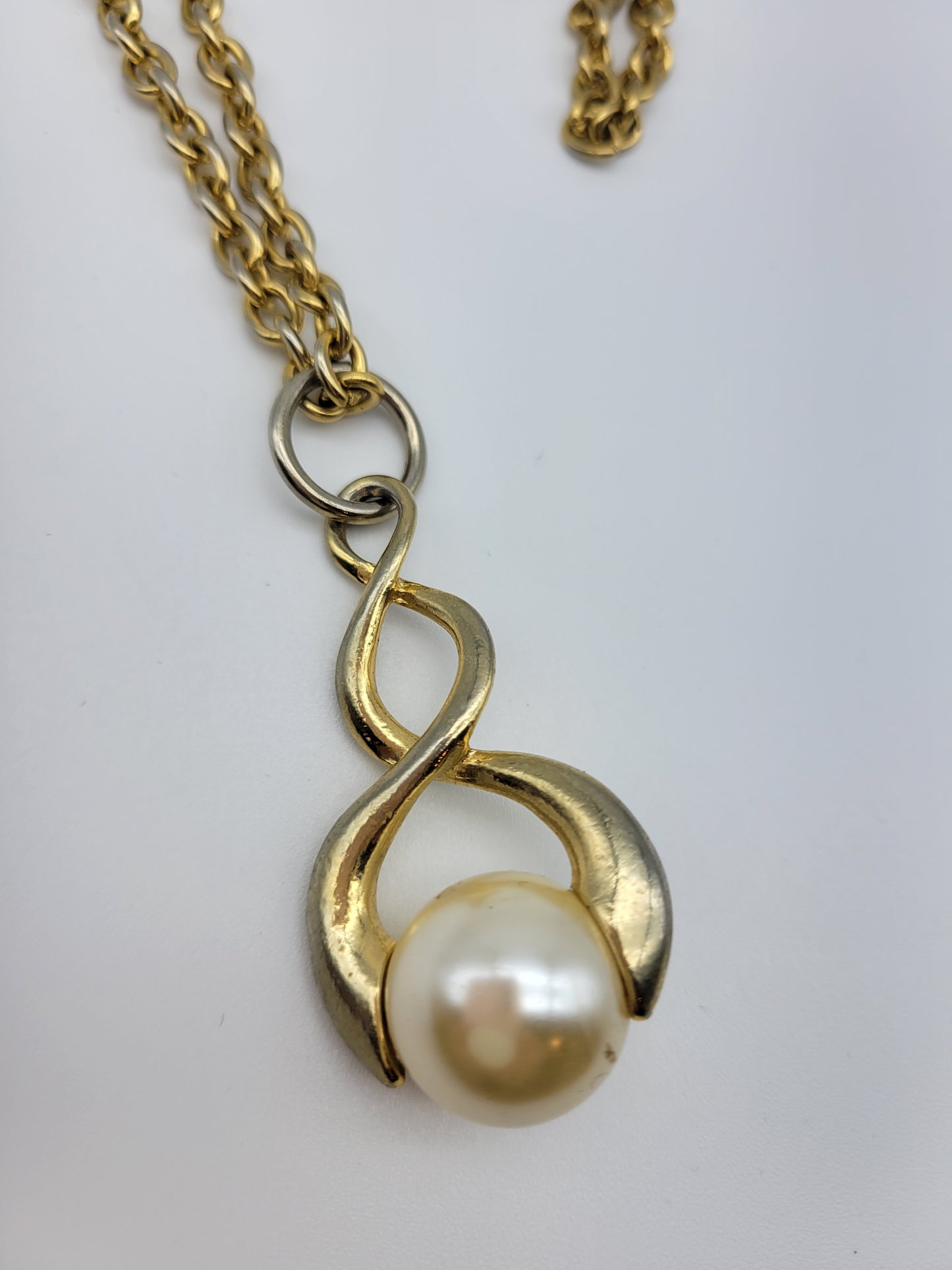 "Infinity Pearl" Necklace