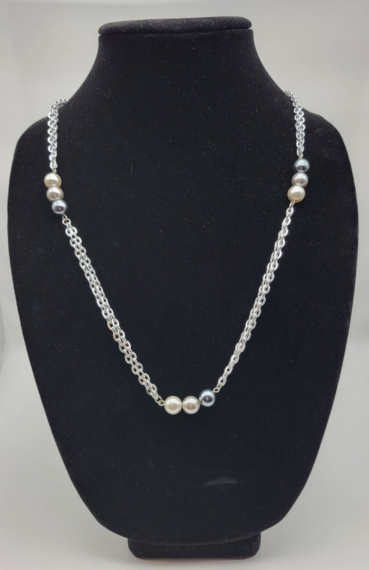 "Ombre Grey Pearl Chain" Necklace