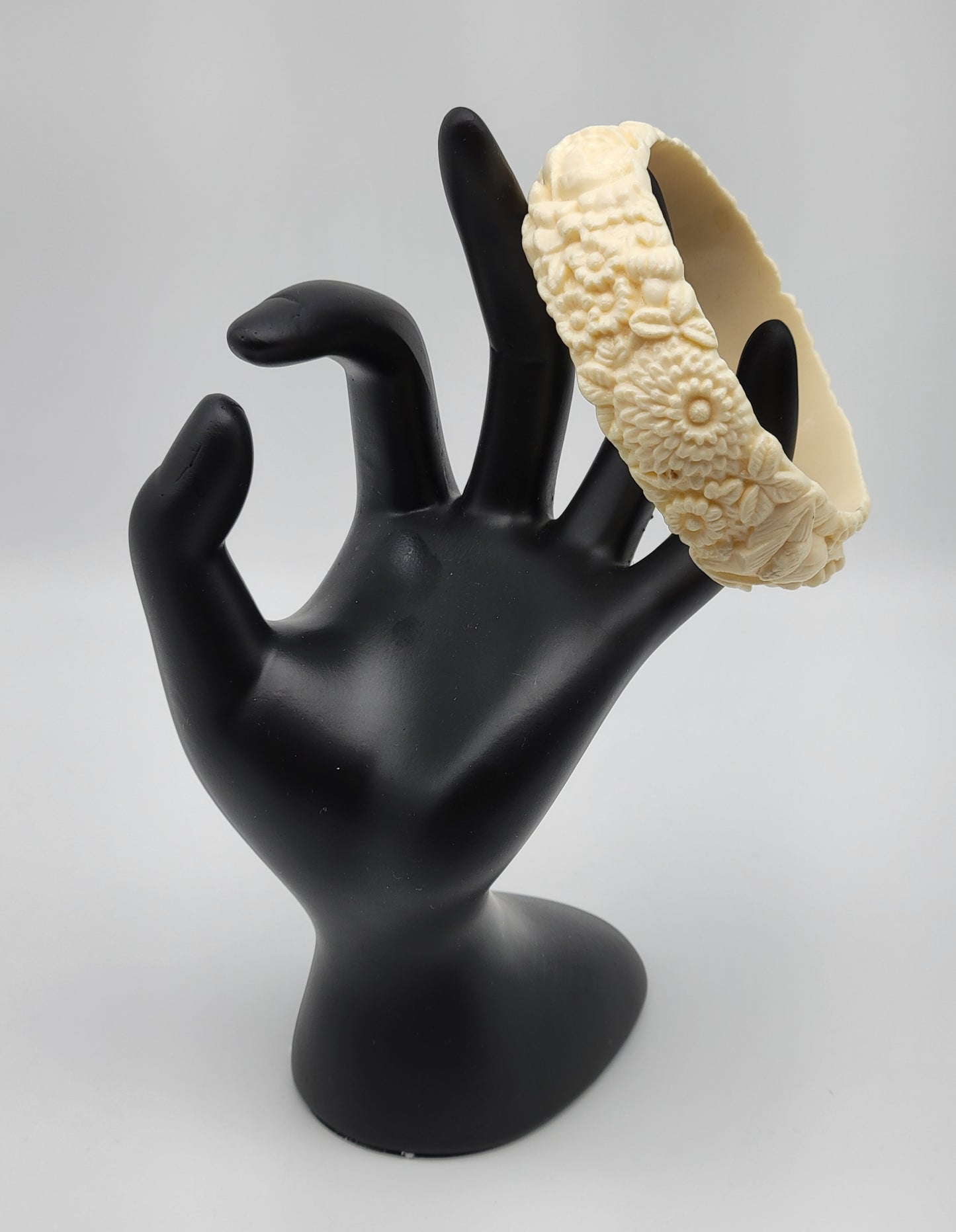 "Ivory Flowers" Bracelet