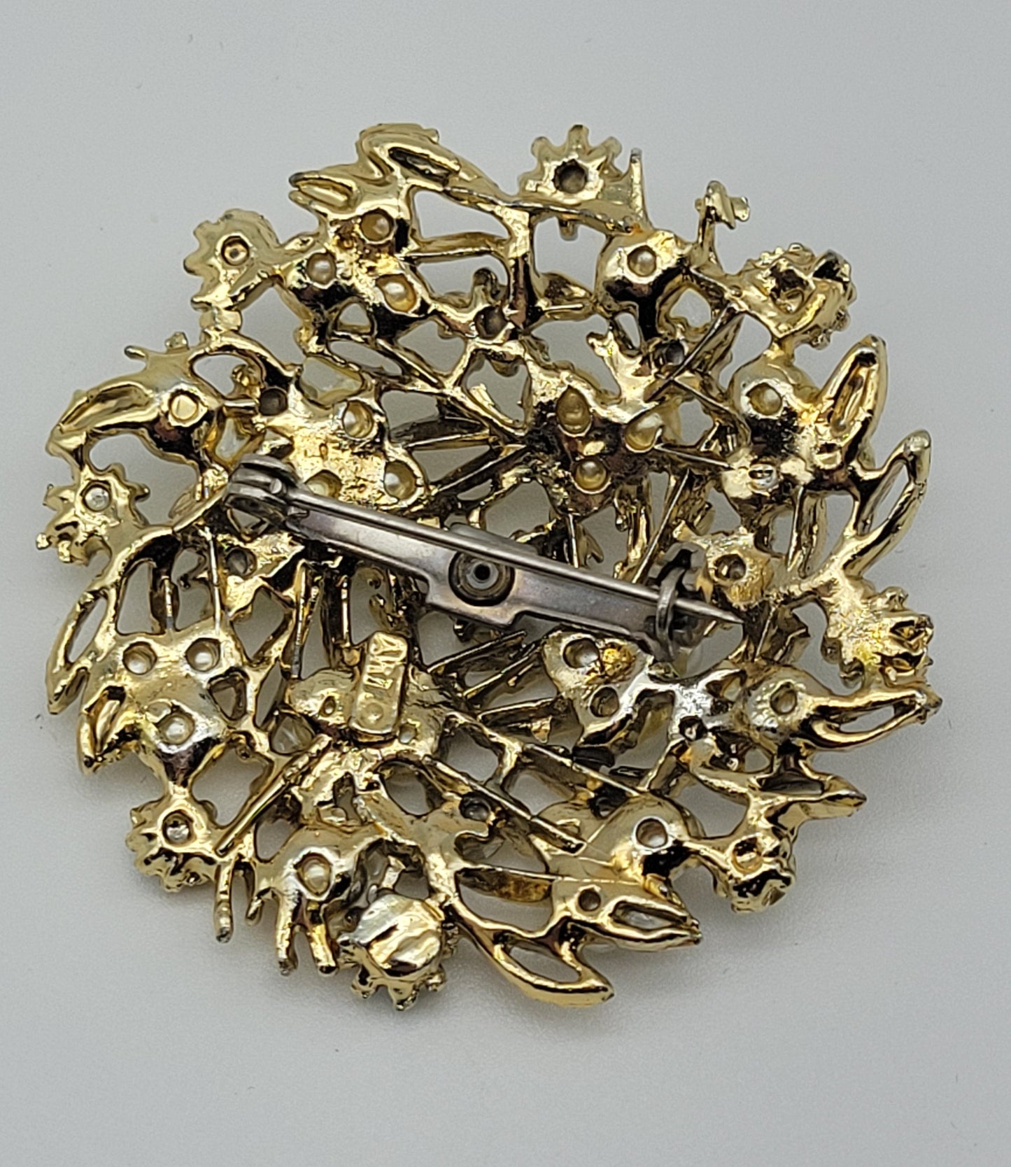 1 Vintage Brooch